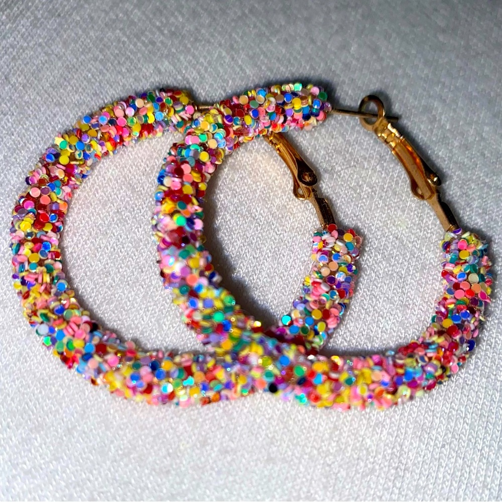 Sparkly pink, hoops, featherlight! Like New!